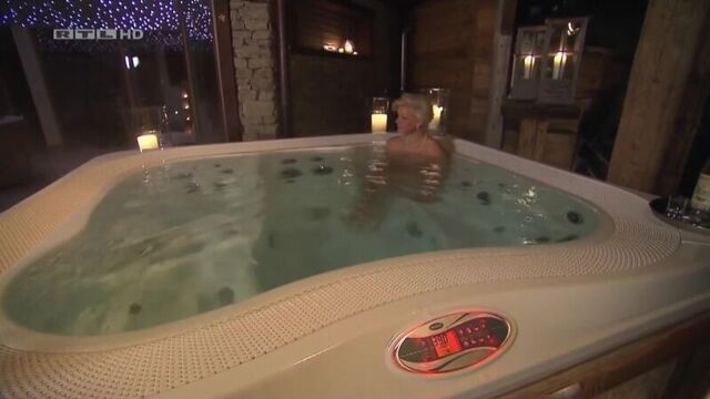 Melanie Muller Nude - Der Bachelor (2013)