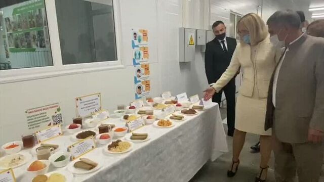 Рустам Минниханов посетил Департамент продовольствия и социального питания Казани