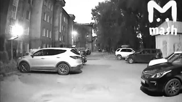 Гай Фокс, Фантомас и Капюшончик: в Кемерове подростки решили угнать машину, но во дворе были камеры