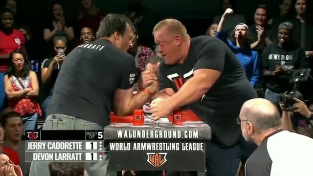 Devon Larrat VS Jerry Cadorette 2018 (World Armwrestling League 402)