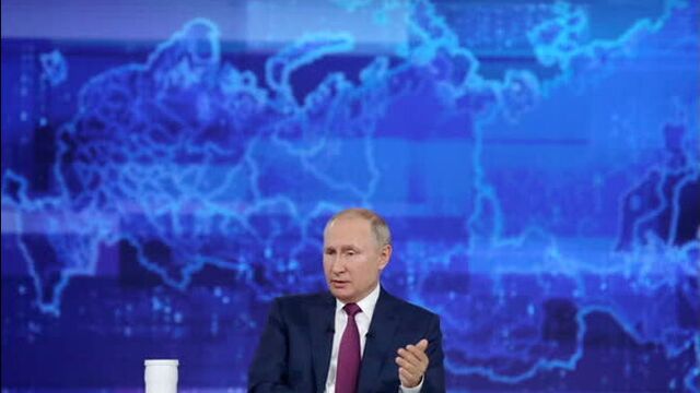 Учительница опровергла угрозы увольнения после ситуации, сложившейся из-за вопроса Путину