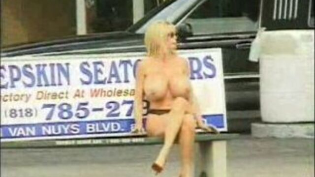 Pandora Peaks - Nude in public