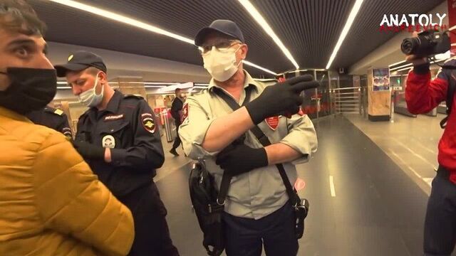 БОРЗЫЙ МЕНТ КИДАЕТСЯ _ КОНТРОЛЁР БЫКУЕТ _ ШТРАФ В МЕТРО _ БОРЗЫЙ КОНТРОЛЁР _ МЕНТ БЫКУЕТ