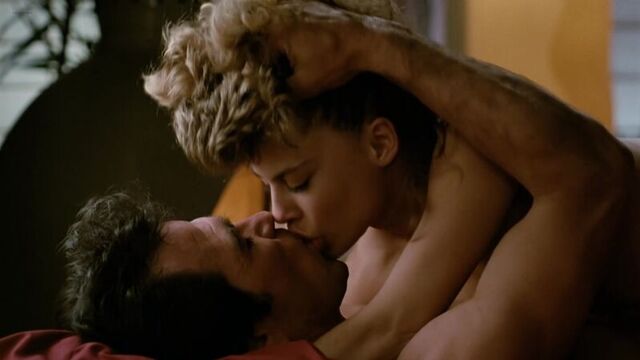Linda Hamilton Nude - Black Moon Rising (1986) hd 1080p