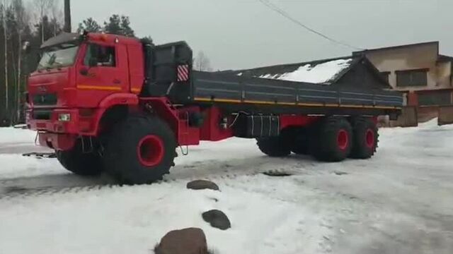 Вездеход ЯМАЛ В 6М с кабиной КАМАЗ