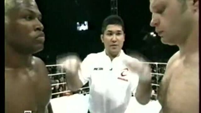 Федор Емельяненко-Кевин Ренделман(НТВ 2004 год)Fedor Emelianenko-Kevin Randleman