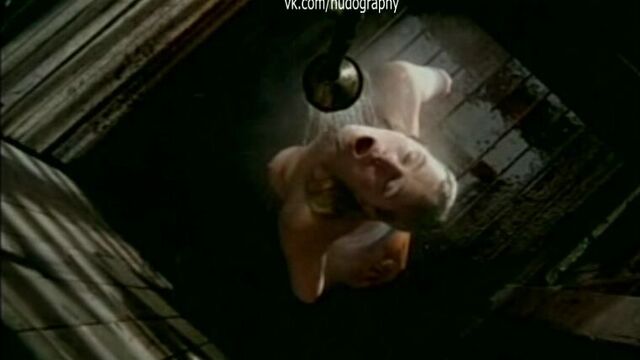 Елена Дробышева голая в фильме "Ахиллесова пята" (Чеченский капкан, 2006, Игорь Талпа)