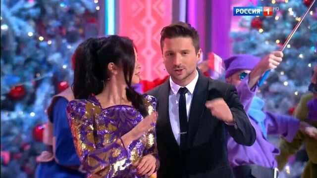 Парад звезд 2016-12-31 Сергей Лазарев и Нюша - представление гостей