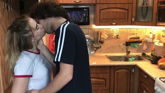Раком на кухне (Порно Sex трах Fuck Домашнее porno Любительское teen Home Porn XXX young домашка) 2