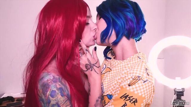Leah Meow Two Sisters Suck Cock [Teen Webcam Porn Amateur Solo Masturbate Petite