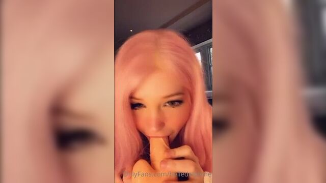 Belle Delphine сосёт резиновый член Sexy Onlyfans Leaks