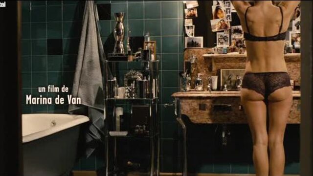 Sophie Marceau Nude (see-through) @ Ne te retourne pas (Don't Look Back, 2009) hd1080p / Софи Марсо - Не оглядывайся