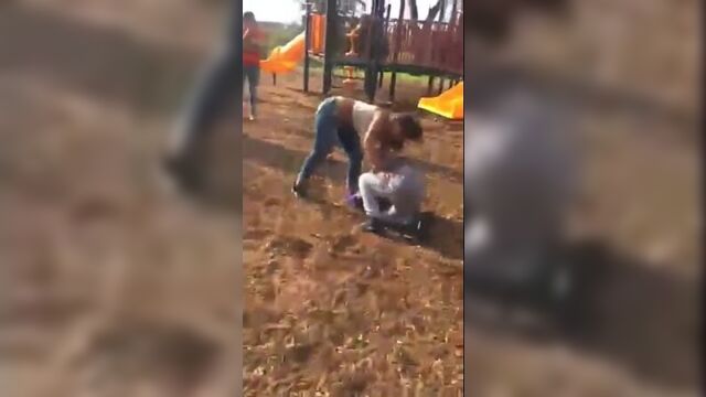worldstar fights Girls get into a crazy ass fight at the park