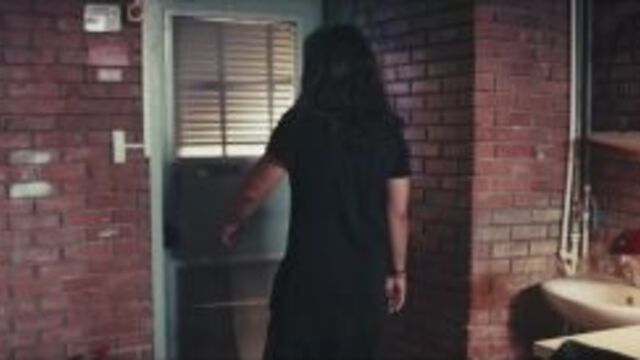 Koray Avcı - Yanımda Sen Olmayınca (Official Video).mp4