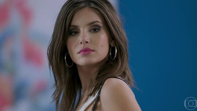 Camila Queiroz