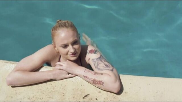 Sophie Turner Sexy - Josie (2017) HD 1080p Web
