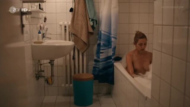 Annika Blendl Nude - Kommissarin Heller s01e02 (2014) HD 720p Watch Online