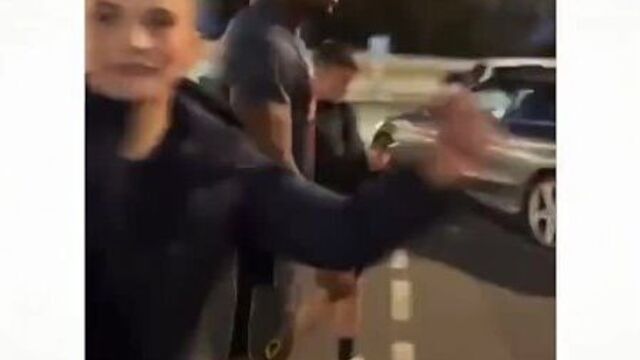 Забег Адама Траоре с юными фанатами "Вулверхэмптона"
