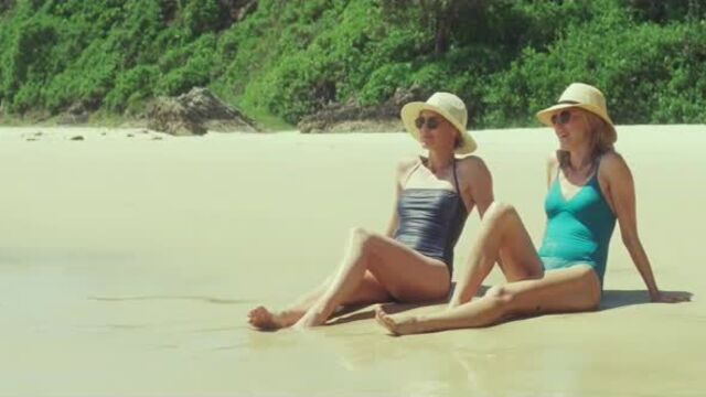 Naomi Watts, Robin Wright - Adore (2013) HD 1080p Nude? Sexy! Watch Online / Наоми Уоттс, Робин Райт - Тайное влечение