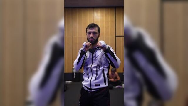 Зубайра Тухугов готовится к бою на UFC284