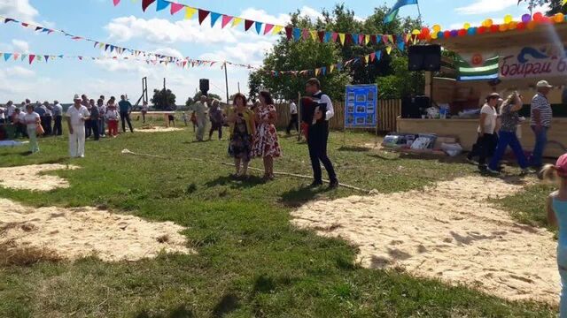 Илюся апа Кашапова белэн Юлия