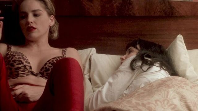 Isabelle Adjani Nude, Sharon Stone Sexy - Diabolique (1996) HD 1080p Web