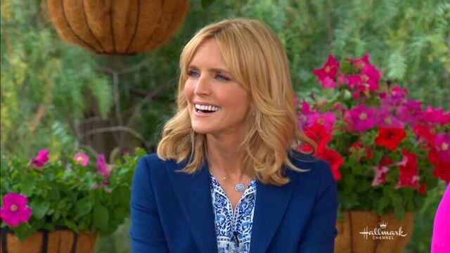 “Emma Fielding Mystery“ star Courtney Thorne-Smith - Hallmark Channel