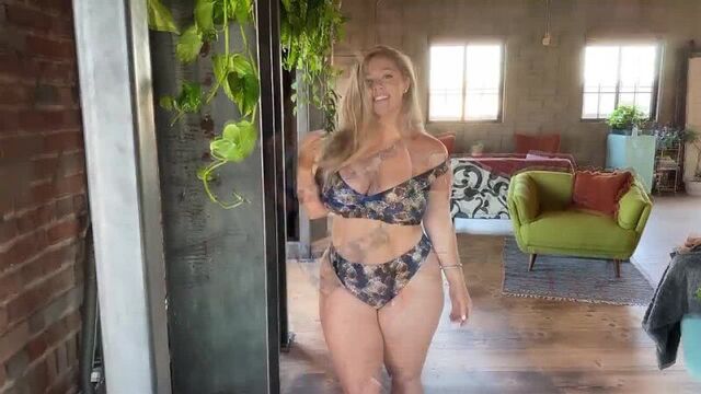 Ellana Bryan Behind The Scenes Fashion Nova Curve - 4K
