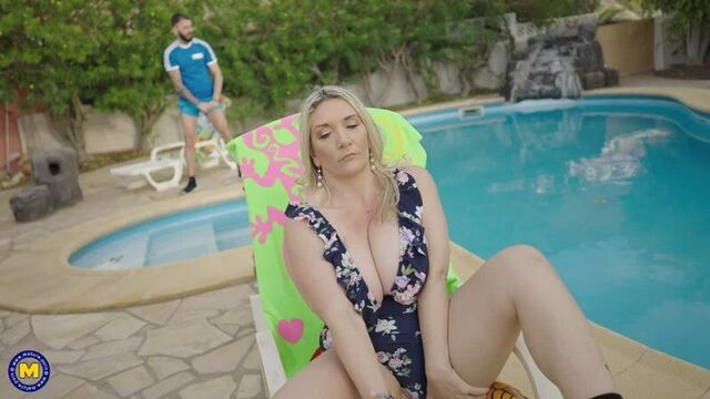 Mature.nl Sandy Big Boobs (EU) (49) Stefan Steel (36) - Hot Milf Sandy Big Boobs Fucks a Stranger by The Pool