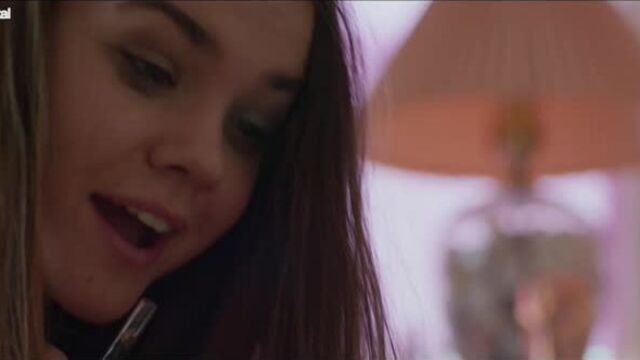 Maia Mitchell, Camila Morrone - Never Goin' Back (2018) HD 1080p Майя Митчелл, Камила Морроне - Никогда не возвращайтесь