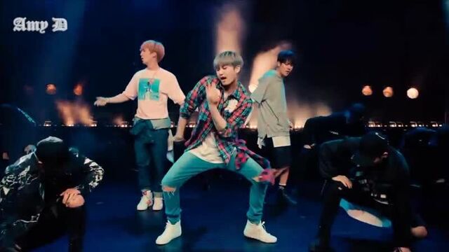 SS301 - `AH HA` Mirrored Dance