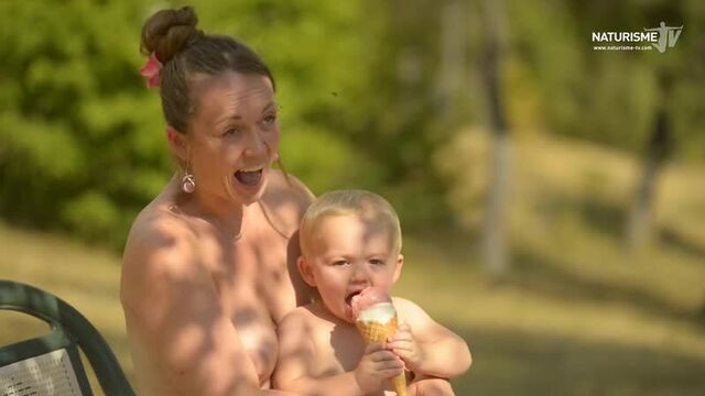 ÊTRE NU EN FAMILLE DANS UN CAMPING NATURISTE EN FRANCE
