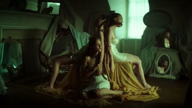 Мадлен Брюэр , Сара Хэй , Имоджен Уотерхаус - Рассказ служанки / Madeline Brewer , Sarah Hay , Imogen Waterhouse - The Handmaid’