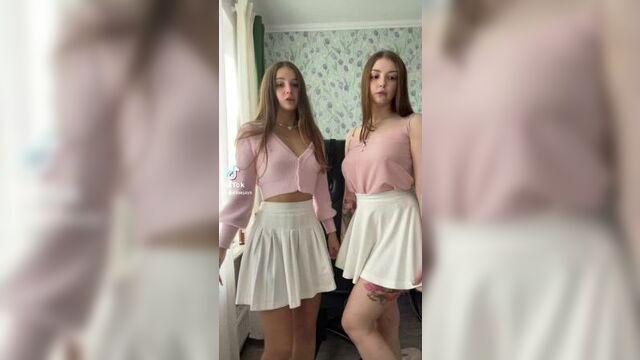 Голые студентки