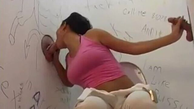 russian gloryhole - XNXX.COM.mp4