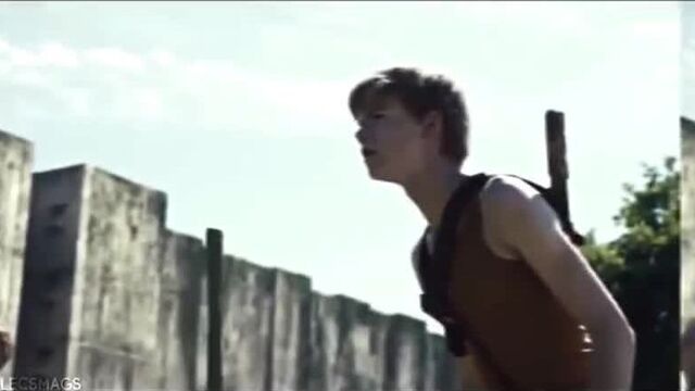 —newt [the maze runner] thomas sangster vine