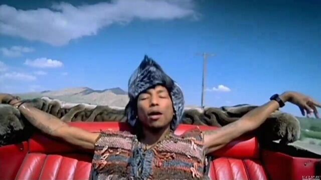 N.E.R.D feat. NELLY FURTADO - HOT AND FUN