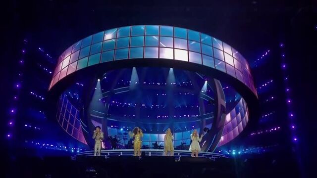Spice Girls Tour- Never Give Up, Love Thing, 2 Become 1
