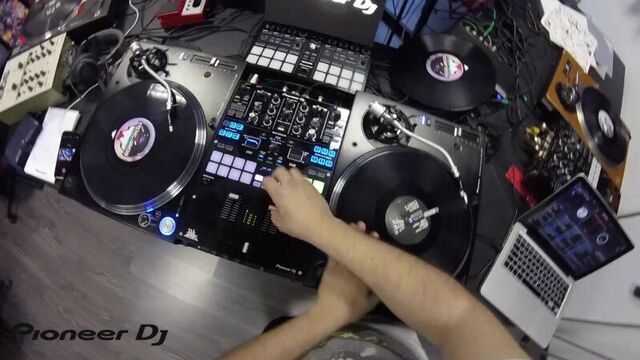 Dj Erik From The Dark Side