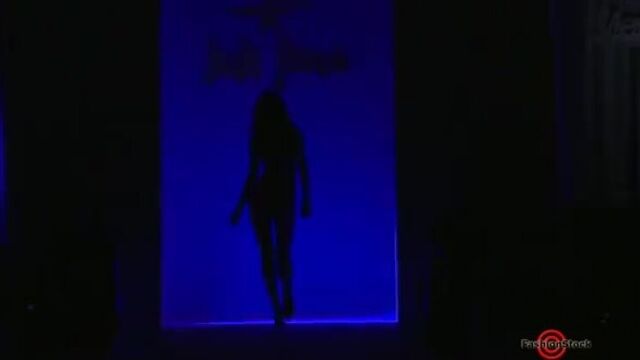 Luli Fama - Miami Swim 2010 - Fashion Runway Show with hot Sexy Bikini Supermodels.mp4