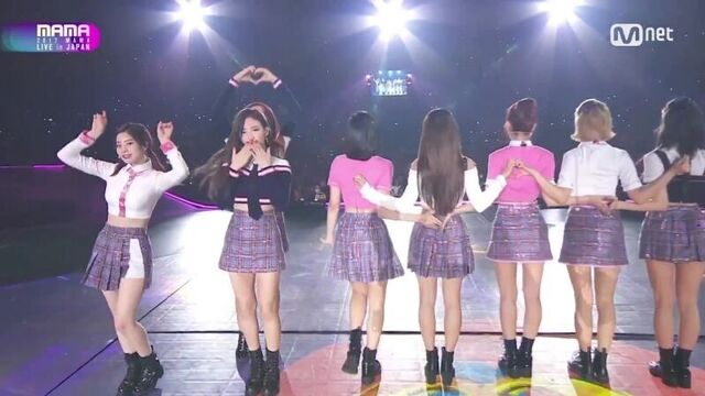 Twice - TT + Signal @ 2017 MAMA in Japan 171129