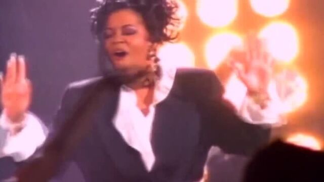 Robin S. – Show Me Love (1993)