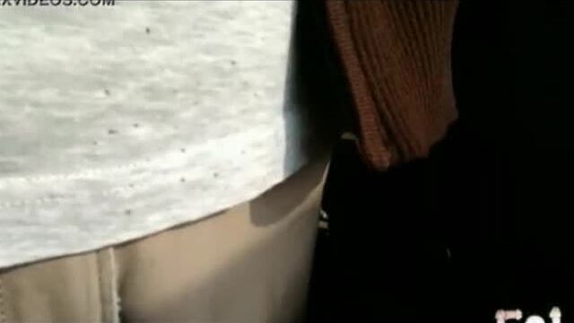 потрогала член незнакомца в автобусе touching