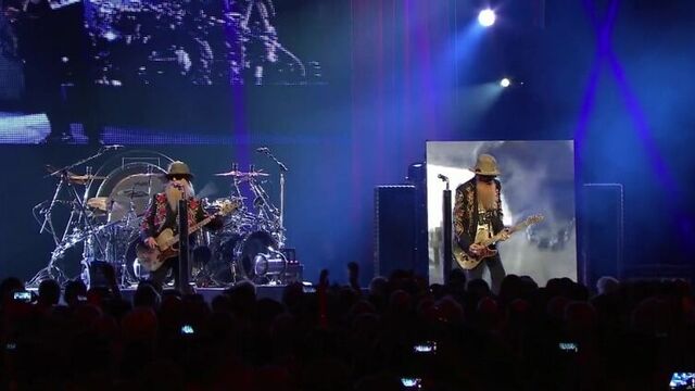 ZZ Top - Gimme All Your Lovin (Live At Montreux 2013) (720p) (via Skyload)