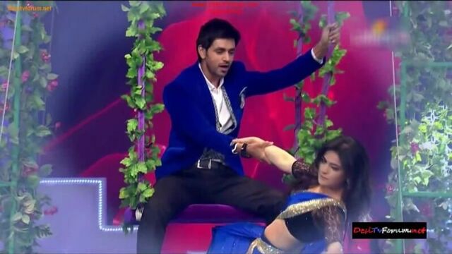 Radhika Madan Shakti Arora (Ranveer Ishaani) hot performance at TSA [HD]