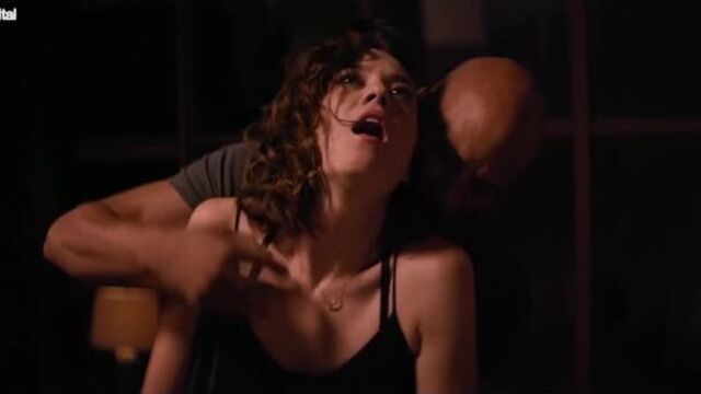 Mary Elizabeth Winstead - All About Nina (2018) (эротическая постельная сцена из фильма знаменитость трахается голая sex scene)