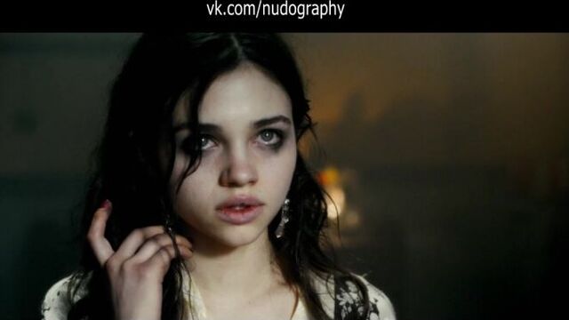 Индиа Айсли (India Eisley) в фильме "Кайт" (Kite, 2014, Ральф Зиман)