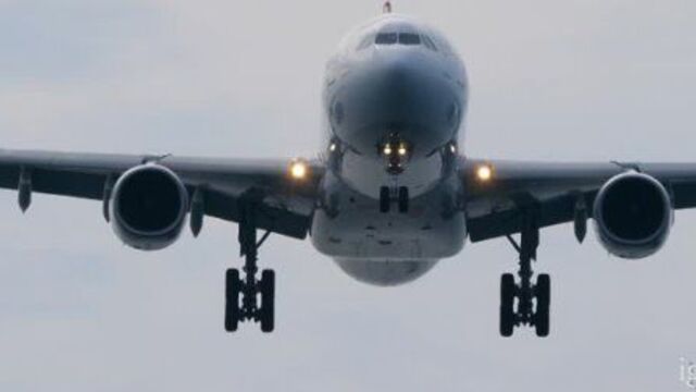 Эйрбас А330 Туркиш Эйрлайнс на глиссаде перед приземлением в аэропорту Пхукета.