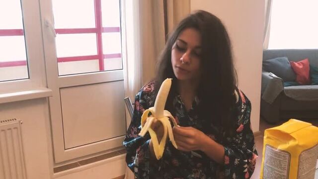 neighbor lolly_lips came to have sex in the kitchen. watch until the finish