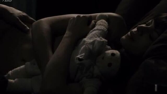 Thais Blume - Luna Caliente (2009) 01 (эротическая постельная сцена из фильма знаменитость трахается голая sex scene)